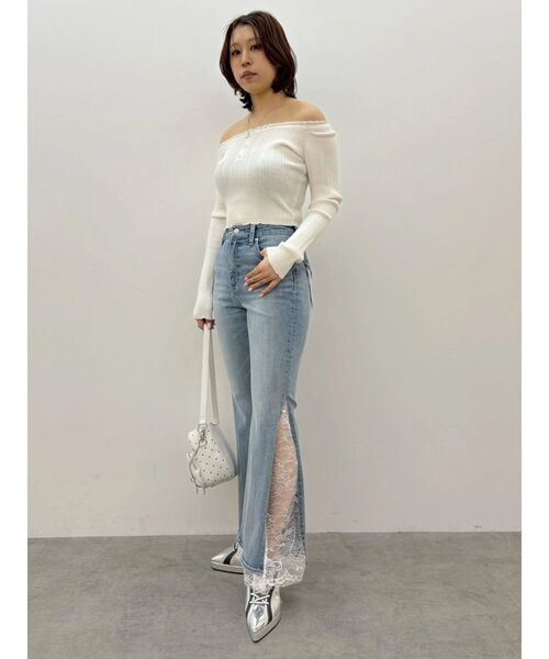 EVRIS（エヴリス）の「レーストリミングオフショルニットトップス 春服（ニット/セーター・レディース・ブラック/ホワイト/イエロー・FREE）」の5枚目の写真