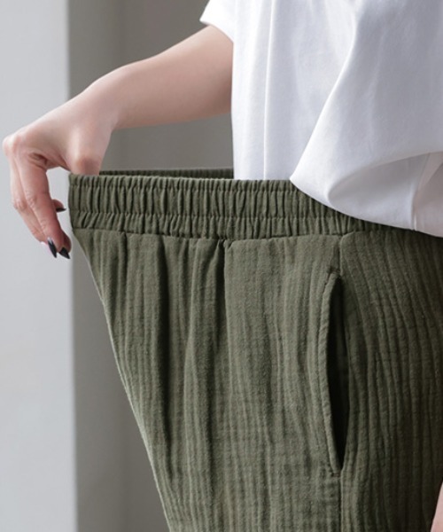 HUG.U(ハグユー)の「綿100% ガーゼバレルレッグパンツ(その他パンツ・レディース・カーキ/イエロー/ダークグレー・FREE)」の18枚目の写真