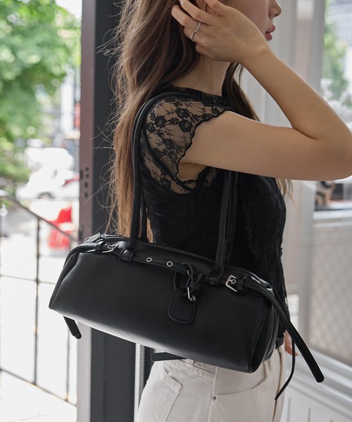 UNE MANSION（ユヌマンション）の「内側ポケット付きベルトデザインショルダーバッグ（ショルダーバッグ・レディース・ブラック/ピンク/アイボリー・ONESIZE）」の3枚目の写真