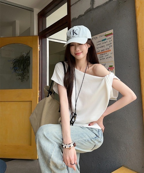 NoBelle（ノベル）の「オフショルワンショルダー半袖Tシャツ（シャツ/ブラウス・レディース・グレー/ネイビー/ホワイト/ブラック・L/M）」の13枚目の写真
