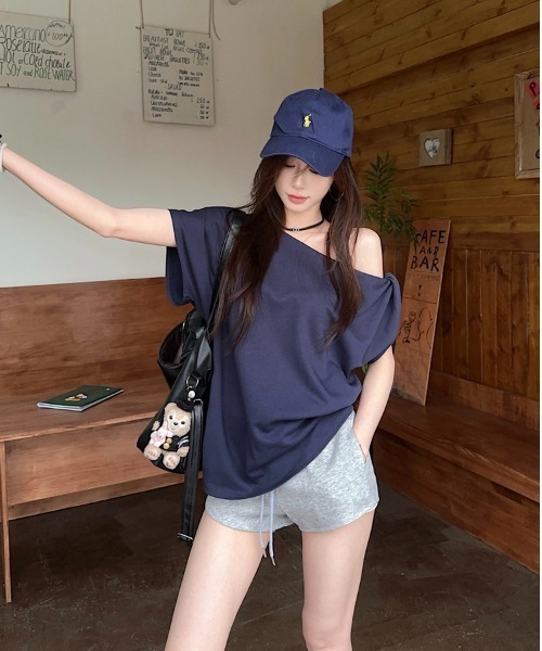 NoBelle（ノベル）の「オフショルワンショルダー半袖Tシャツ（シャツ/ブラウス・レディース・グレー/ネイビー/ホワイト/ブラック・L/M）」の16枚目の写真
