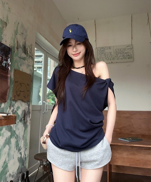 NoBelle（ノベル）の「オフショルワンショルダー半袖Tシャツ（シャツ/ブラウス・レディース・グレー/ネイビー/ホワイト/ブラック・L/M）」の18枚目の写真