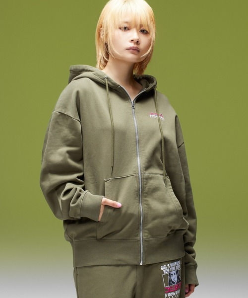 X-girl（エックスガール）の「FACE BOX AND MESSAGE ZIP UP SWEAT HOODIE（パーカー・レディース・ブラック/アッシュ/オリーブ・M/S）」の16枚目の写真