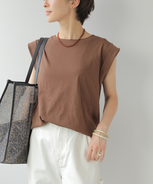 JOURNAL STANDARD relume(ジャーナルスタンダード レリューム)の「シアーツイストコットンノースリーブ(Tシャツ/カットソー・レディース・サックスブルー/ブラック/ブラウン/ホワイト・FREE)」の4枚目の写真