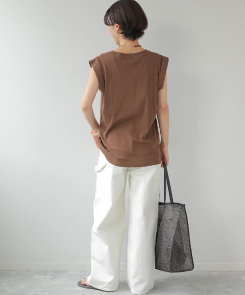 JOURNAL STANDARD relume(ジャーナルスタンダード レリューム)の「シアーツイストコットンノースリーブ(Tシャツ/カットソー・レディース・サックスブルー/ブラック/ブラウン/ホワイト・FREE)」の7枚目の写真