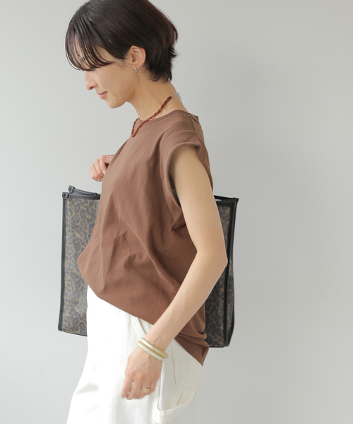 JOURNAL STANDARD relume(ジャーナルスタンダード レリューム)の「シアーツイストコットンノースリーブ(Tシャツ/カットソー・レディース・サックスブルー/ブラック/ブラウン/ホワイト・FREE)」の9枚目の写真