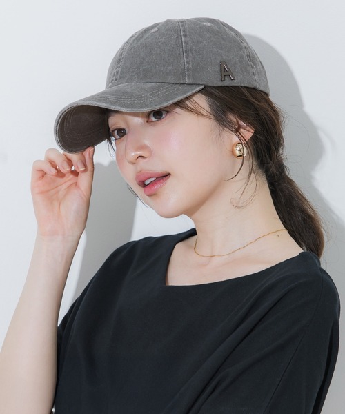 coca(coca)(コカ)の「メタルチャーム付きキャップ(キャップ・レディース・ブラック/グレー・ONE SIZE)」の4枚目の写真