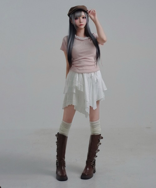 Diable baiser（ディアブルベーゼ）の「Y2Kバレエコア襟レース オフショルダー ロゴTシャツ / アシンメトリー（Tシャツ/カットソー・レディース・ベビーピンク/グレー・FREE）」の4枚目の写真