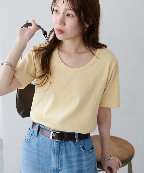 DISCOAT(ディスコート)の「リブUネックTシャツ(Tシャツ/カットソー・レディース・ネイビー/イエロー/チャコールグレー/オフホワイト/サックスブルー/グレー系その他/ブラック/ブラウン/ピンク/ホワイト系その他/レッド・FREE)」の1枚目の写真