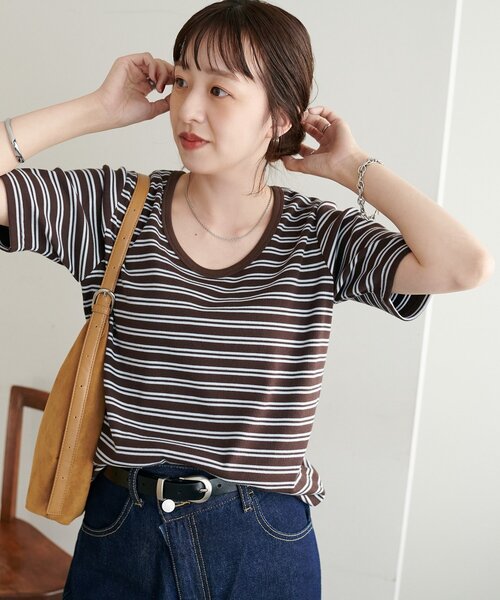 DISCOAT(ディスコート)の「リブUネックTシャツ(Tシャツ/カットソー・レディース・ネイビー/イエロー/チャコールグレー/オフホワイト/サックスブルー/グレー系その他/ブラック/ブラウン/ピンク/ホワイト系その他/レッド・FREE)」の13枚目の写真