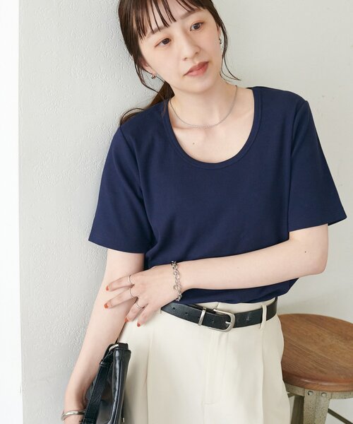 DISCOAT(ディスコート)の「リブUネックTシャツ(Tシャツ/カットソー・レディース・ネイビー/イエロー/チャコールグレー/オフホワイト/サックスブルー/グレー系その他/ブラック/ブラウン/ピンク/ホワイト系その他/レッド・FREE)」の22枚目の写真