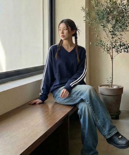 BASIC LABEL（ベーシックラベル）の「Oak Oversized fit track V-neck sweatshirt 5 Color [BLBV_2001]（スウェット・レディース・ホワイト/ライトグレー/グレー/ネイビー/ブラック・SMALL/MEDIUM/LARGE/X-LARGE）」の8枚目の写真
