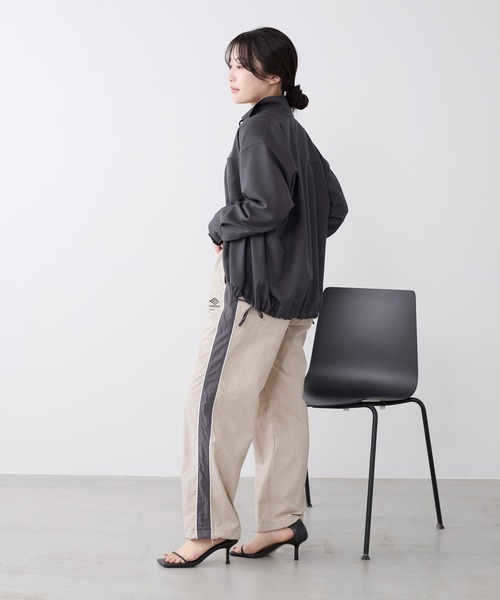 UMBRO(アンブロ)の「【UMBRO×MICA&DEAL】配色ナイロントラックパンツ(その他パンツ・レディース・ブラック/ベージュ・36)」の3枚目の写真