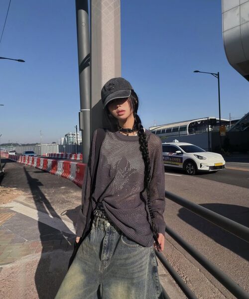 ULKIN(ウルキン)の「無宮クロシェニットプルオーバー_チャコール(ニット/セーター・レディース・チャコール・ONE)」の2枚目の写真