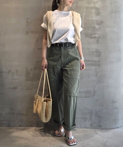 Letroyes(ルトロワ)の「<Letroyes> LOGO TEE / ロゴ TEE(Tシャツ/カットソー・レディース・ブラウン系/ホワイト/ダークブラウン/ネイビー・2/01/3)」の2枚目の写真
