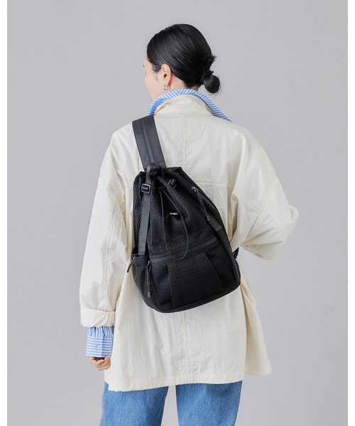 EDITA.(エディータ)の「洗濯機で洗える Washable Multi way Drawstring Backpack 防水 / 多機能(バックパック/リュック・レディース・スミクロ/ブラック・FREE)」の3枚目の写真