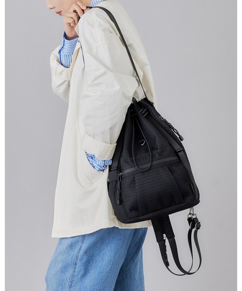 EDITA.(エディータ)の「洗濯機で洗える Washable Multi way Drawstring Backpack 防水 / 多機能(バックパック/リュック・レディース・スミクロ/ブラック・FREE)」の4枚目の写真
