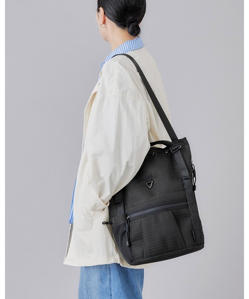 EDITA.(エディータ)の「洗濯機で洗える Washable Multi way Drawstring Backpack 防水 / 多機能(バックパック/リュック・レディース・スミクロ/ブラック・FREE)」の7枚目の写真