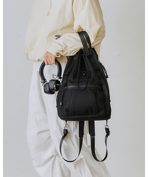 EDITA.(エディータ)の「洗濯機で洗える Washable Multi way Drawstring Backpack 防水 / 多機能(バックパック/リュック・レディース・スミクロ/ブラック・FREE)」の15枚目の写真