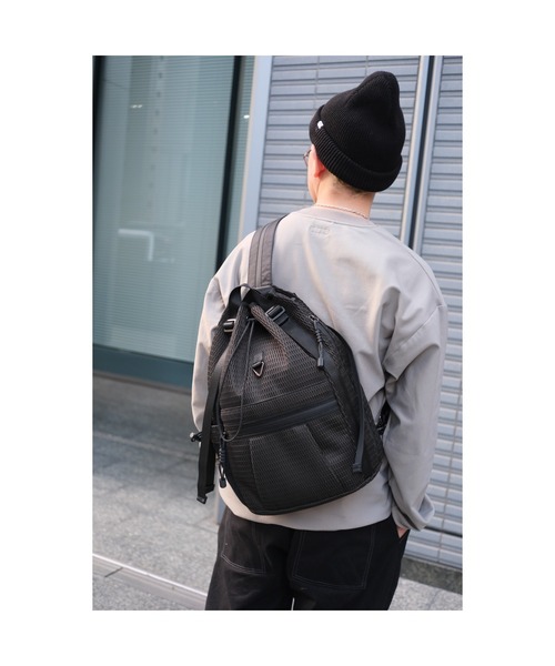 EDITA.(エディータ)の「洗濯機で洗える Washable Multi way Drawstring Backpack 防水 / 多機能(バックパック/リュック・レディース・スミクロ/ブラック・FREE)」の16枚目の写真