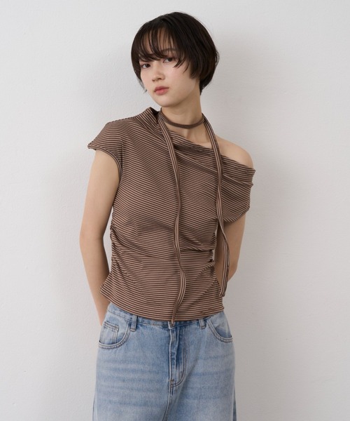 NUJOH(ヌゾ)の「2WAY Border Choker Top / 2WAYボーダーチョーカートップ(Tシャツ/カットソー・レディース・ブラウン/ブラック/アイボリー・FREE)」の6枚目の写真