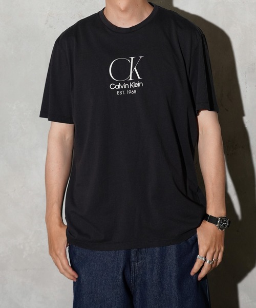 Calvin Klein（カルバン・クライン）の「Calvin Klein / カルバンクライン PRINTED LOGO TEE OZONE WASHED ユーズド加工 ロゴTシャツ（Tシャツ/カットソー・メンズ・ブラック系その他2/ブラック系その他3/ブラック系その他/その他2/その他1/ブラック・SMALL/MEDIUM/LARGE/X-LARGE）」の7枚目の写真