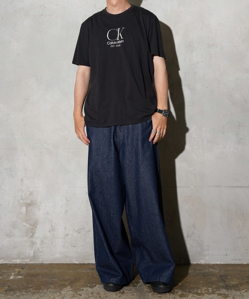 Calvin Klein（カルバン・クライン）の「Calvin Klein / カルバンクライン PRINTED LOGO TEE OZONE WASHED ユーズド加工 ロゴTシャツ（Tシャツ/カットソー・メンズ・ブラック系その他2/ブラック系その他3/ブラック系その他/その他2/その他1/ブラック・SMALL/MEDIUM/LARGE/X-LARGE）」の8枚目の写真