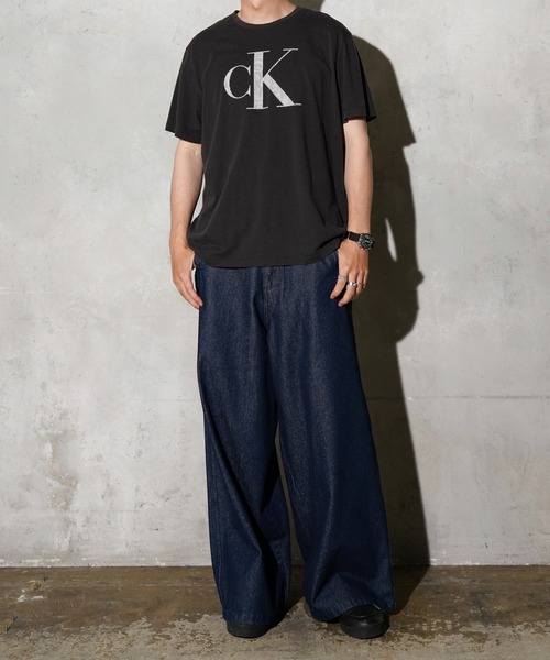 Calvin Klein（カルバン・クライン）の「Calvin Klein / カルバンクライン PRINTED LOGO TEE OZONE WASHED ユーズド加工 ロゴTシャツ（Tシャツ/カットソー・メンズ・ブラック系その他2/ブラック系その他3/ブラック系その他/その他2/その他1/ブラック・SMALL/MEDIUM/LARGE/X-LARGE）」の12枚目の写真