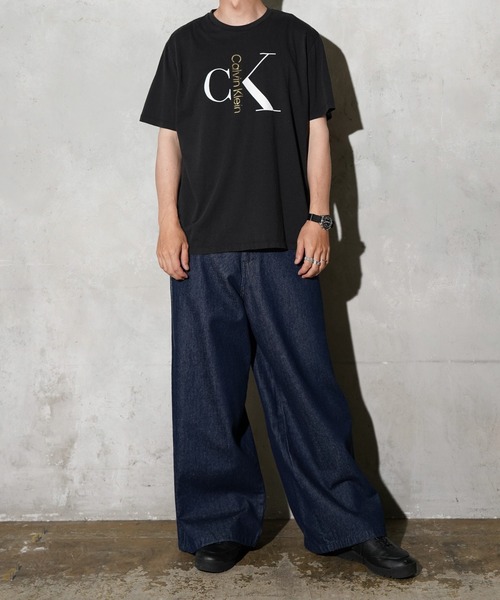 Calvin Klein（カルバン・クライン）の「Calvin Klein / カルバンクライン PRINTED LOGO TEE OZONE WASHED ユーズド加工 ロゴTシャツ（Tシャツ/カットソー・メンズ・ブラック系その他2/ブラック系その他3/ブラック系その他/その他2/その他1/ブラック・SMALL/MEDIUM/LARGE/X-LARGE）」の19枚目の写真