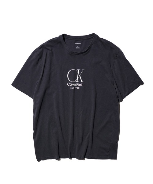 Calvin Klein（カルバン・クライン）の「Calvin Klein / カルバンクライン PRINTED LOGO TEE OZONE WASHED ユーズド加工 ロゴTシャツ（Tシャツ/カットソー・メンズ・ブラック系その他2/ブラック系その他3/ブラック系その他/その他2/その他1/ブラック・SMALL/MEDIUM/LARGE/X-LARGE）」の21枚目の写真