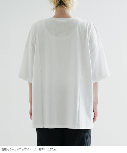 e-zakkamania stores(イーザッカマニアストアーズ)の「ヴィンテージ風 フラワーアートプリント ビッグTシャツ(Tシャツ/カットソー・レディース・ネイビー/オフホワイト/グレイッシュベージュ・フリー)」の4枚目の写真