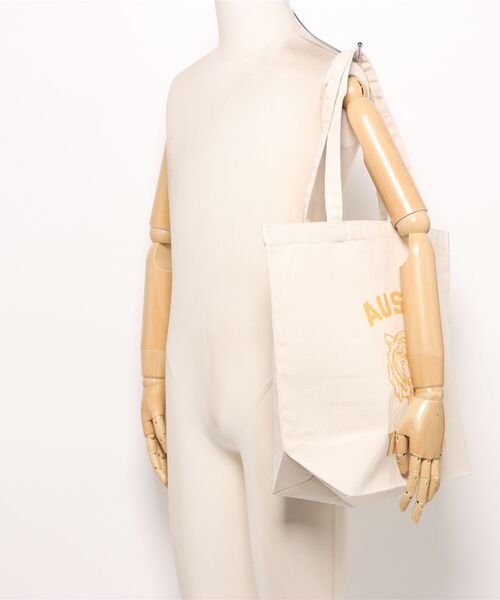 Ol' Basics（オールベーシックス）の「Ol' Basics（オール・ベーシックス） トートバッグ キャンバス タイガーイラスト カレッジ ロゴ プリント 鞄 BAG アメカジ メンズ レディース ユニセックス Lサイズ（トートバッグ・レディース・ベージュ系1/ベージュ系2・FREE）」の7枚目の写真