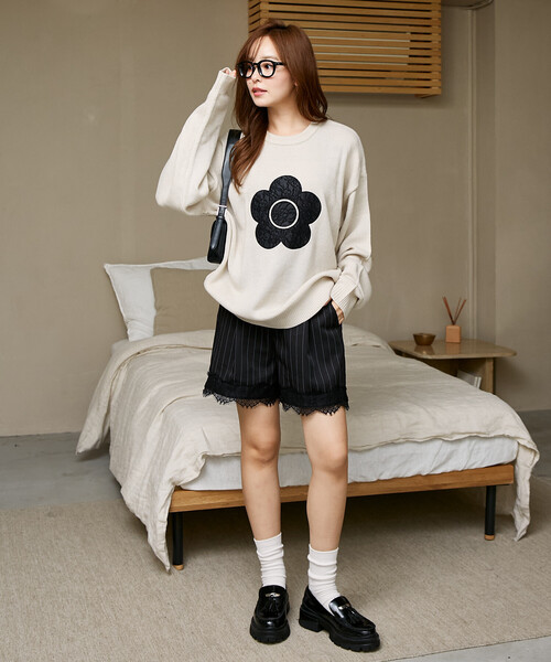 MARY QUANT(マリークワント)の「MARY QUANT × PUBLUX/マリークワント 別注 レース 異素材 ドッキング デイジー ニット 限定展開(ニット/セーター・レディース・グレー/チャコールグレー/ネイビー/オフホワイト・フリ-)」の12枚目の写真