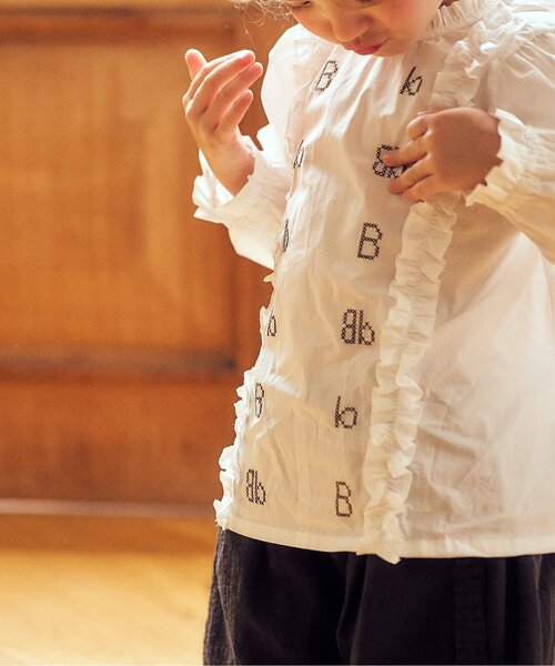 Boribon（ボリボン）の「Bロゴ刺繍ブラウス（シャツ/ブラウス・キッズ・キャメル/アイボリー・110/120/90/100/80）」の6枚目の写真