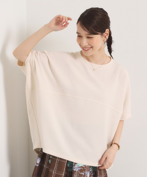 ITS'DEMO(イッツデモ)の「ふくれジャカードドルマントップス(Tシャツ/カットソー・レディース・アイボリー/ナチュラル/ブラック・00)」の19枚目の写真