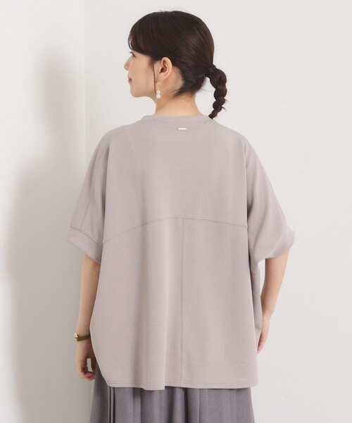 ITS'DEMO(イッツデモ)の「ふくれジャカードドルマントップス(Tシャツ/カットソー・レディース・アイボリー/ナチュラル/ブラック・00)」の9枚目の写真