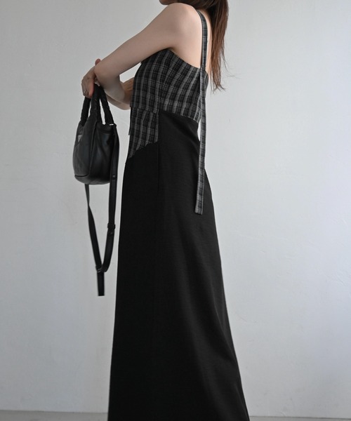 WILLFULLY(ウィルフリー)の「asymmetry panel waist cutout OP(ワンピース・レディース・ブラック/ブラウン・FREE)」の5枚目の写真