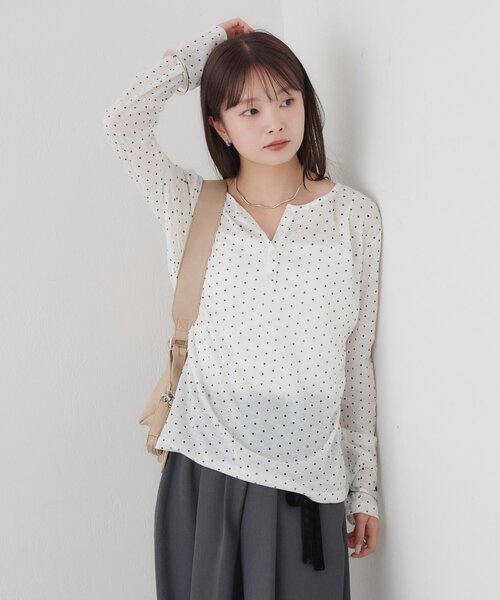mystic(ミスティック)の「【インナー使いに優秀アイテム!】シアーヘンリーロンT(Tシャツ/カットソー・レディース・グレー/オフホワイト/ブルー/アイボリー・FREE)」の12枚目の写真