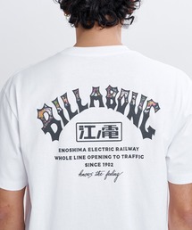 BILLABONG メンズ RE-ISSUE ARCH Tシャツ【OVER FIT】【江ノ電×BILLABONG】【2026年秋冬モデル】/ビラボン半袖バックプリントTシャツ