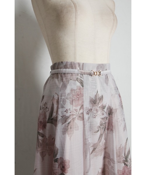 tocco closet(トッコ クローゼット)の「ストーン付きベルテッドシアーフラワーチェックタックスカート(スカート・レディース・ピンクベージュ/モカ・M)」の5枚目の写真
