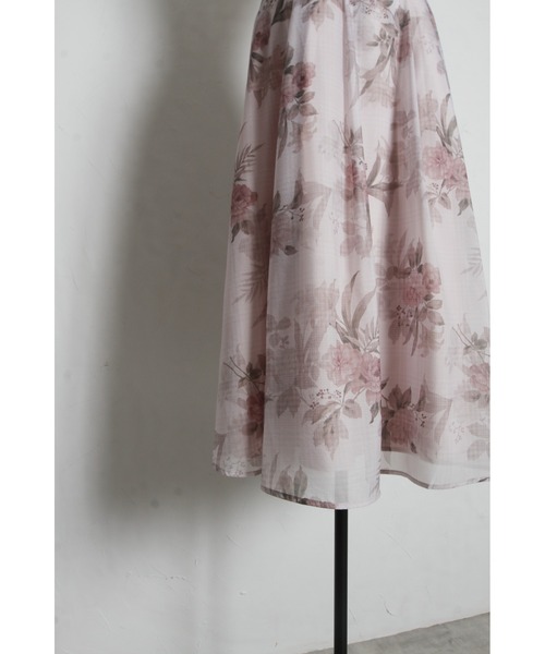 tocco closet(トッコ クローゼット)の「ストーン付きベルテッドシアーフラワーチェックタックスカート(スカート・レディース・ピンクベージュ/モカ・M)」の3枚目の写真