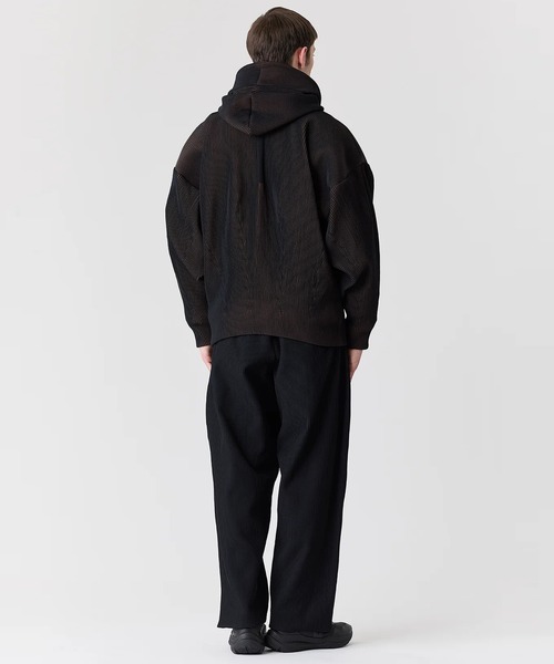 CFCL(シーエフシーエル)の「【CFCL】PADDED HYPHA HOODIE BOMBER JACKET(その他アウター・メンズ・ブラウン/ブラック・3/5)」の7枚目の写真