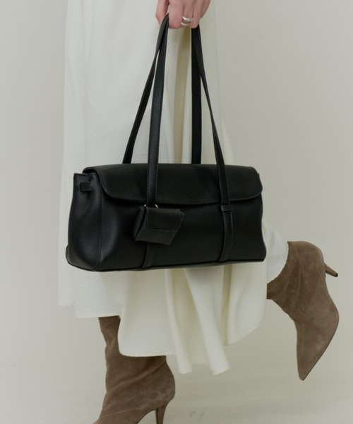 Plumel(プルメル)の「Eco Leather Long Handle Bag with Pouch / ミニポーチ付きロングハンドルレザーバッグ(ショルダーバッグ・レディース・ベージュ/ブラック・FREE)」の8枚目の写真