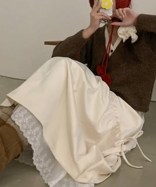 Emilie(エミリー)の「サイドリボン レースレイヤードロングスカート(スカート・レディース・ネイビー/クリーム/チャコールグレー/ブラック・FREE)」の1枚目の写真