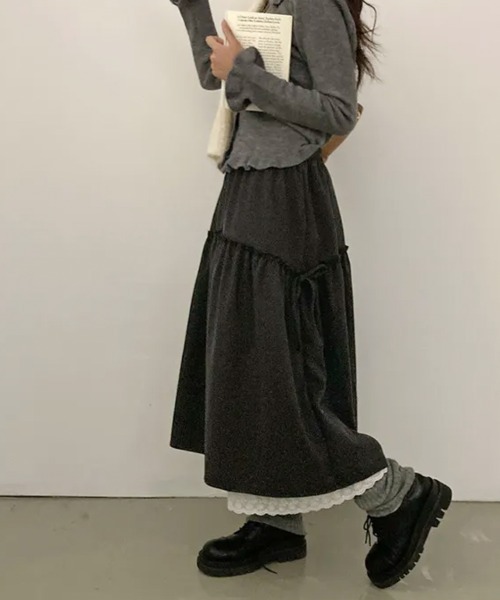 Emilie(エミリー)の「サイドリボン レースレイヤードロングスカート(スカート・レディース・ネイビー/クリーム/チャコールグレー/ブラック・FREE)」の20枚目の写真