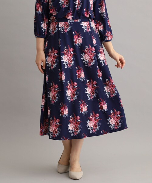 LAURA ASHLEY(ローラアシュレイ)の「【ジャージ素材/洗える/同柄アイテムあり】チスウィック柄スカート(スカート・レディース・ネイビー系・38/40)」の1枚目の写真