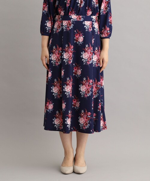 LAURA ASHLEY(ローラアシュレイ)の「【ジャージ素材/洗える/同柄アイテムあり】チスウィック柄スカート(スカート・レディース・ネイビー系・38/40)」の7枚目の写真