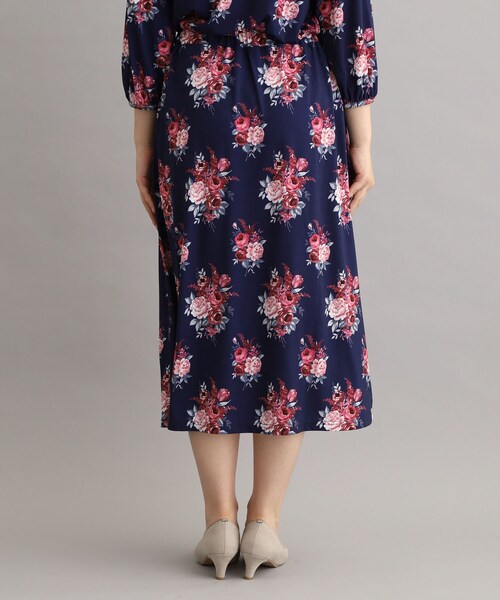 LAURA ASHLEY(ローラアシュレイ)の「【ジャージ素材/洗える/同柄アイテムあり】チスウィック柄スカート(スカート・レディース・ネイビー系・38/40)」の5枚目の写真