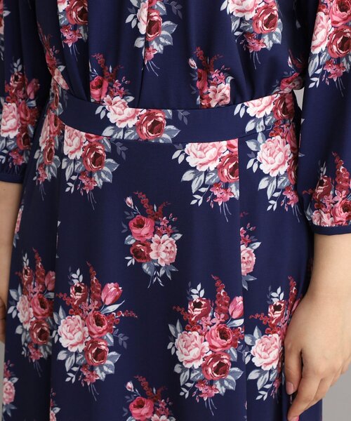 LAURA ASHLEY(ローラアシュレイ)の「【ジャージ素材/洗える/同柄アイテムあり】チスウィック柄スカート(スカート・レディース・ネイビー系・38/40)」の4枚目の写真