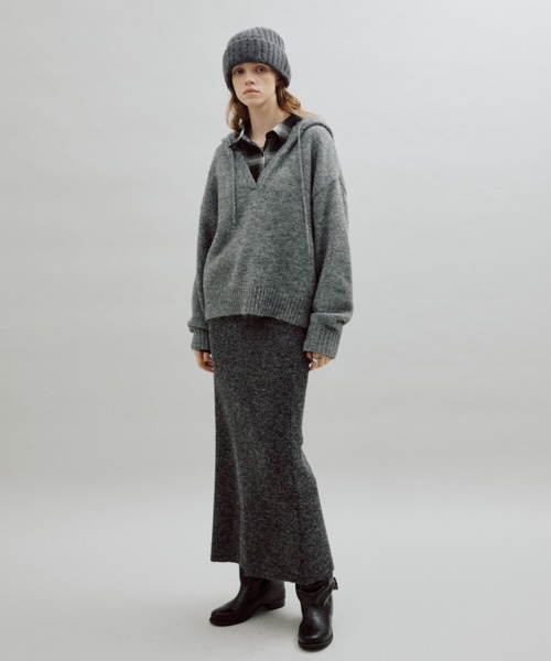 ANF.MUU(アンフムー)の「Vネックフーディニットプルオーバー(ニット/セーター・レディース・チャコールグレー/ブラウン/レッド・FREE)」の16枚目の写真